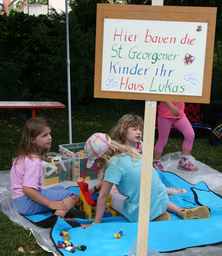 Kinder_bauen_Haus_Lukas